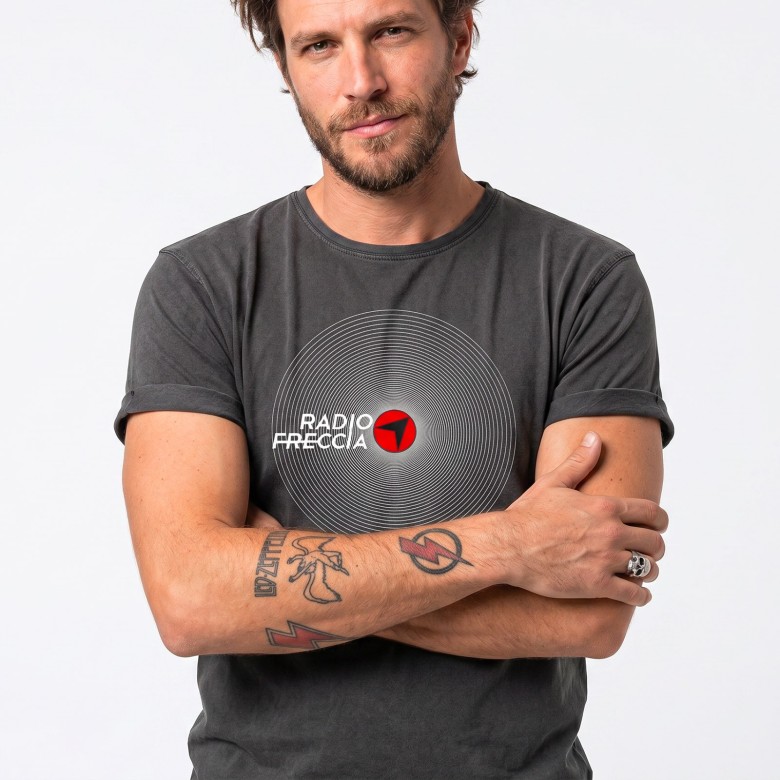 T-SHIRT UNISEX NERO VINTAGE RADIOFRECCIA